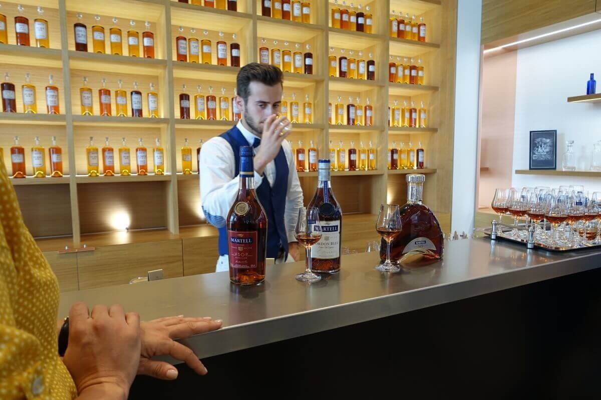 歩いて楽しむ酒③～コニャック―極上のブランデー産地（仏）～