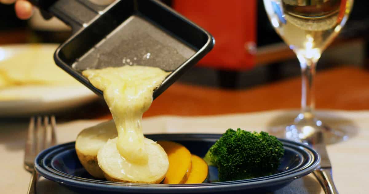 ワインが次々に空いてしまうチーズの魔力！スイス＆フランスの家飲み定番「ラクレット」