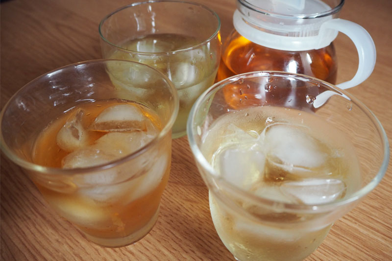 お茶割り好き必見！ 前割り焼酎の新スタイル「お茶出し焼酎」