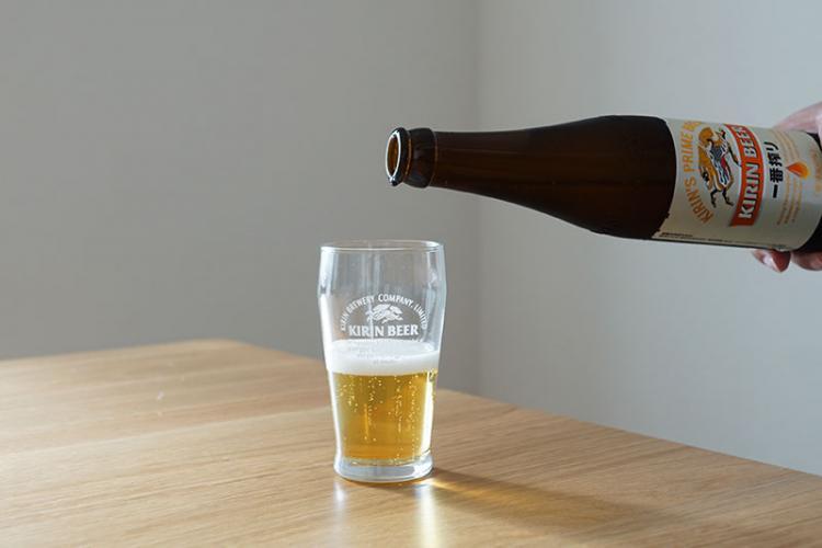 3分の1から2分の1ぐらい注いだところで一旦ストップ