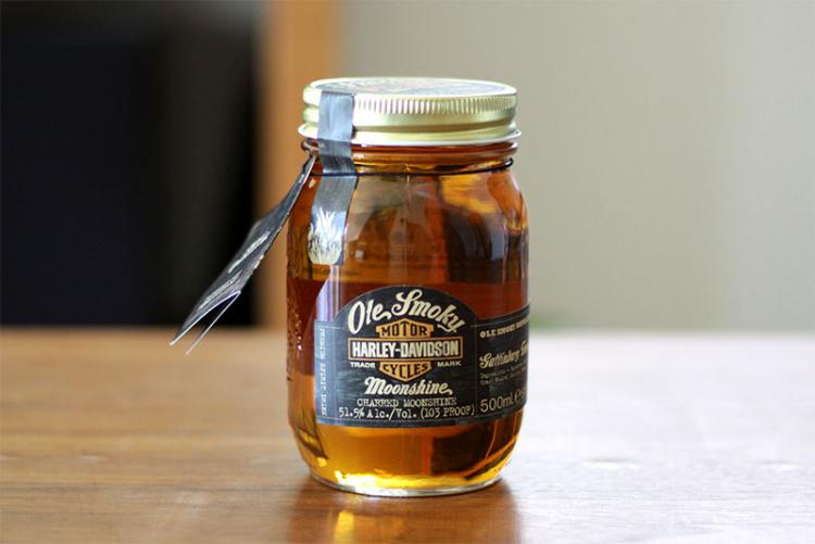 ハーレーダビッドソンとコラボしたテネシーのウイスキー