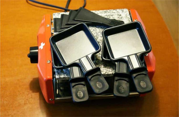 4人用のラクレットグリルセット