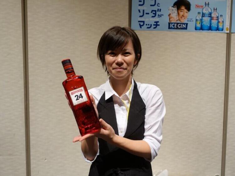 クラフトジンを代表する『ビーフィーター24』。ボタニカルを24時間浸漬し、香気成分を抽出する