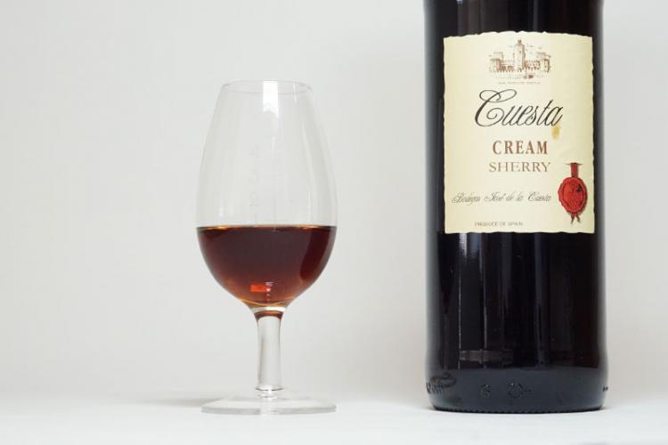 家にあった（ポートワインに近いと思われる）甘口のシェリーを試しに飲んでみました