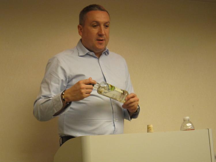 シャルメック氏