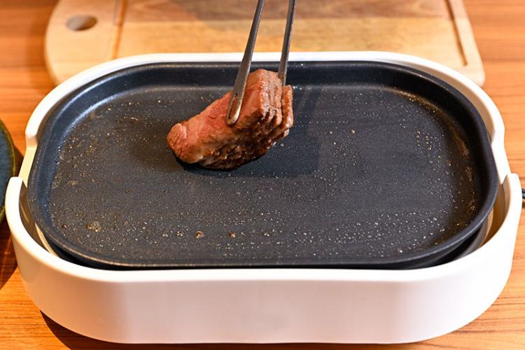 おうち焼肉でプール焼き理論④│重ねたお肉の側面を焼き固める