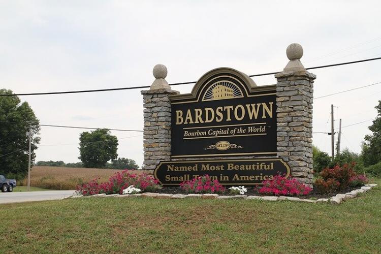 バーボン・フェスティバルが開かれるバーズタウンに到着