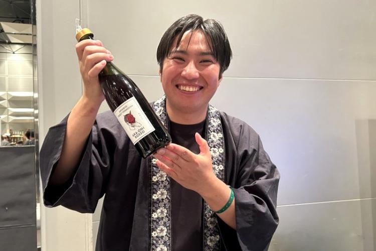 金ケ崎薬草酒造(岩手県)は老川社長が自信作のリキュールを披露