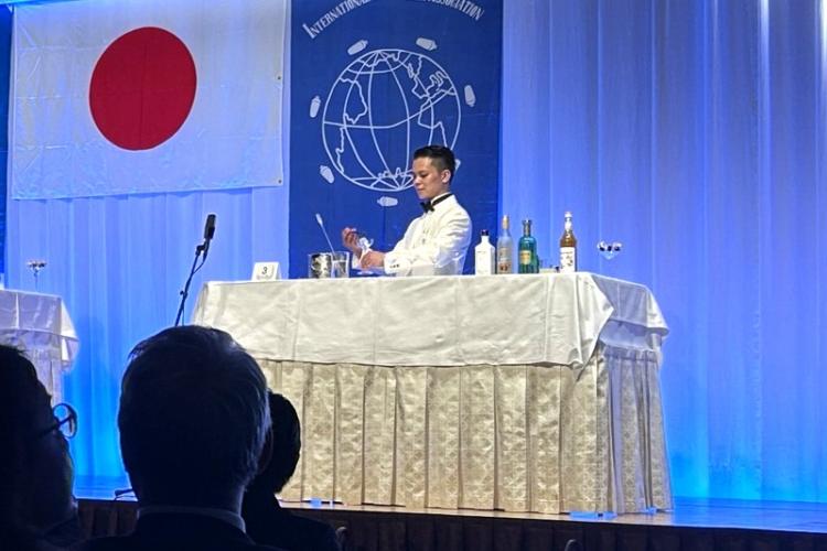 西舘拓史さんのエントリーナンバーは3番。最初の演技者の3人のうちのひとりとして登壇した