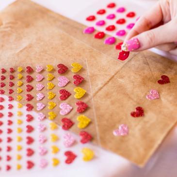 お歳暮やお年賀など儀礼的なものとは別に、ご挨拶に訪問された時にちょっとした差し入れはいかが