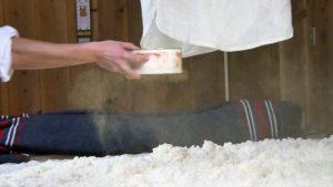 麹カビの胞子をふりかけ