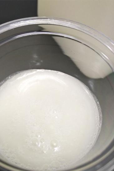 米粒は破砕されており、注いだ感じはさらっとしていました