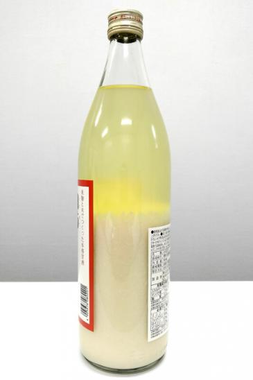 麹（白くにごった部分）の量は半分よりも多く見えます