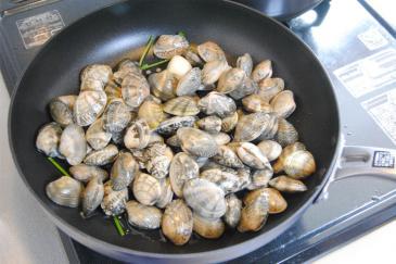 アサリを入れる