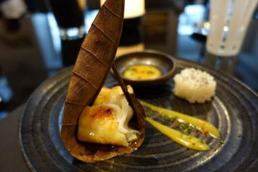 凝った盛り付けのおいしい料理は外飲みならでは